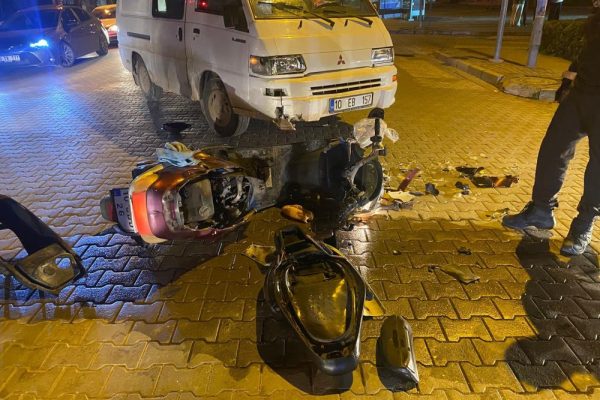 GÖNEN’DEKİ KAZADA MOTOSİKLET SÜRÜCÜSÜ YARALANDI