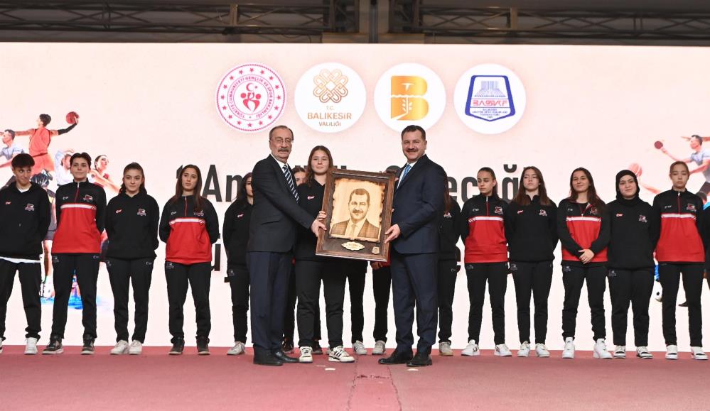 Balıkesir Büyükşehir Belediye Başkanı Yücel Yılmaz, “Amatörün geleceği, Büyükşehir’in desteği”