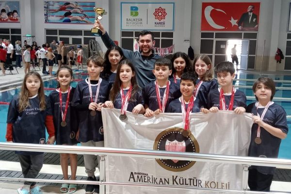 BANDIRMA AMERİKAN KÜLTÜR KOLEJİ 30 MADALYA KAZANDI