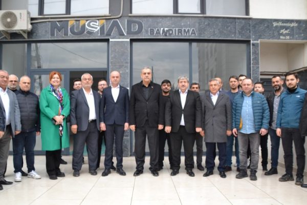 SİYASET İÇİN DEĞİL HİZMET İÇİN ADAYIM