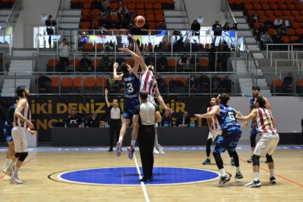 BORDO BK ÜSKÜDAR BELEDİYE TAKIMINI EZDİ GEÇTİ ( 86-63 )