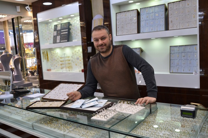  Zümrüt Kuyumculuk ortaklarından Fatih Kılıç, altında yükselişin devam ettiğini