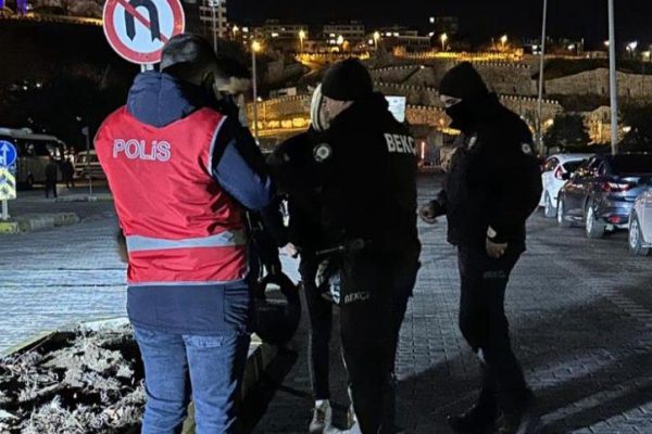BANDIRMA’DA MOTOSİKLET HIRSIZLARINA SUÇ ÜSTÜ