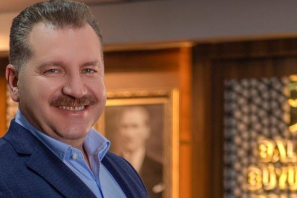 YILMAZ’DAN KOPYACI ADAYLARA SİYASET DERSİ