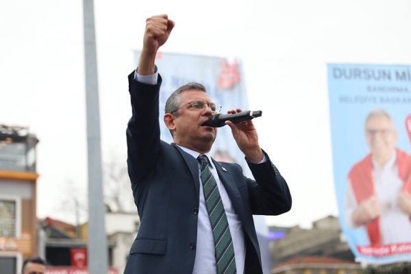ÖZEL’DEN AKŞENER’E : SENDE OLMAYAN İNSAF İYİ PARTİ’NİN İYİ İNSANLARINDA VAR!