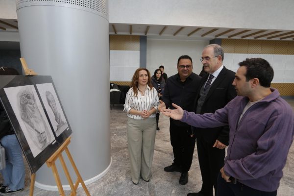 ÜNİVERSİTE ÖĞRENCİLERİNİN ÇALIŞMALARI SERGİLENDİ