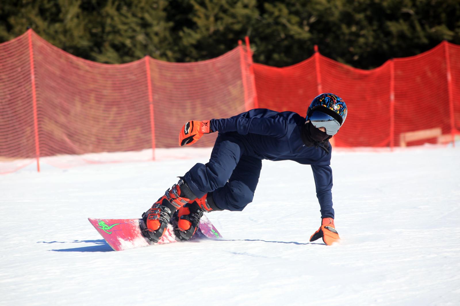 13 yaşındaki Bursalı snowboard sporcusu Dağhan Güler, bu yıl düzenlenen