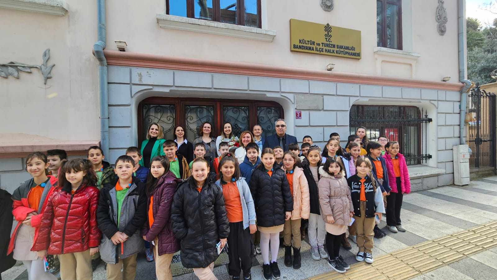 25 Mart-31 Mart tarihleri arasında kutlanan Kütüphane Haftası çerçevesinde öğrencilerin