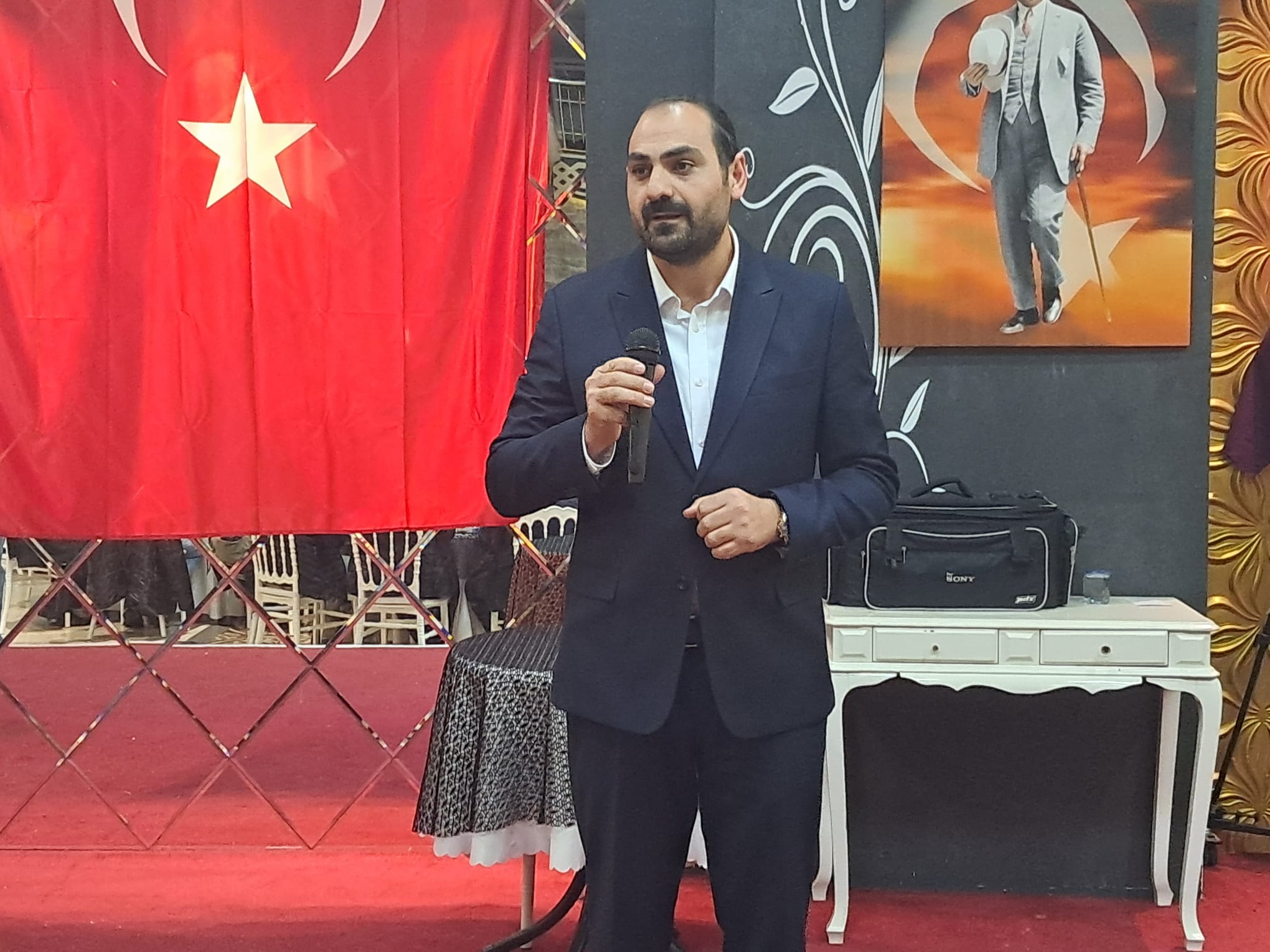 Bağımsız Bandırma Belediye Başkan adayı Sinan Çalım düzenlediği iftar yemeğinde