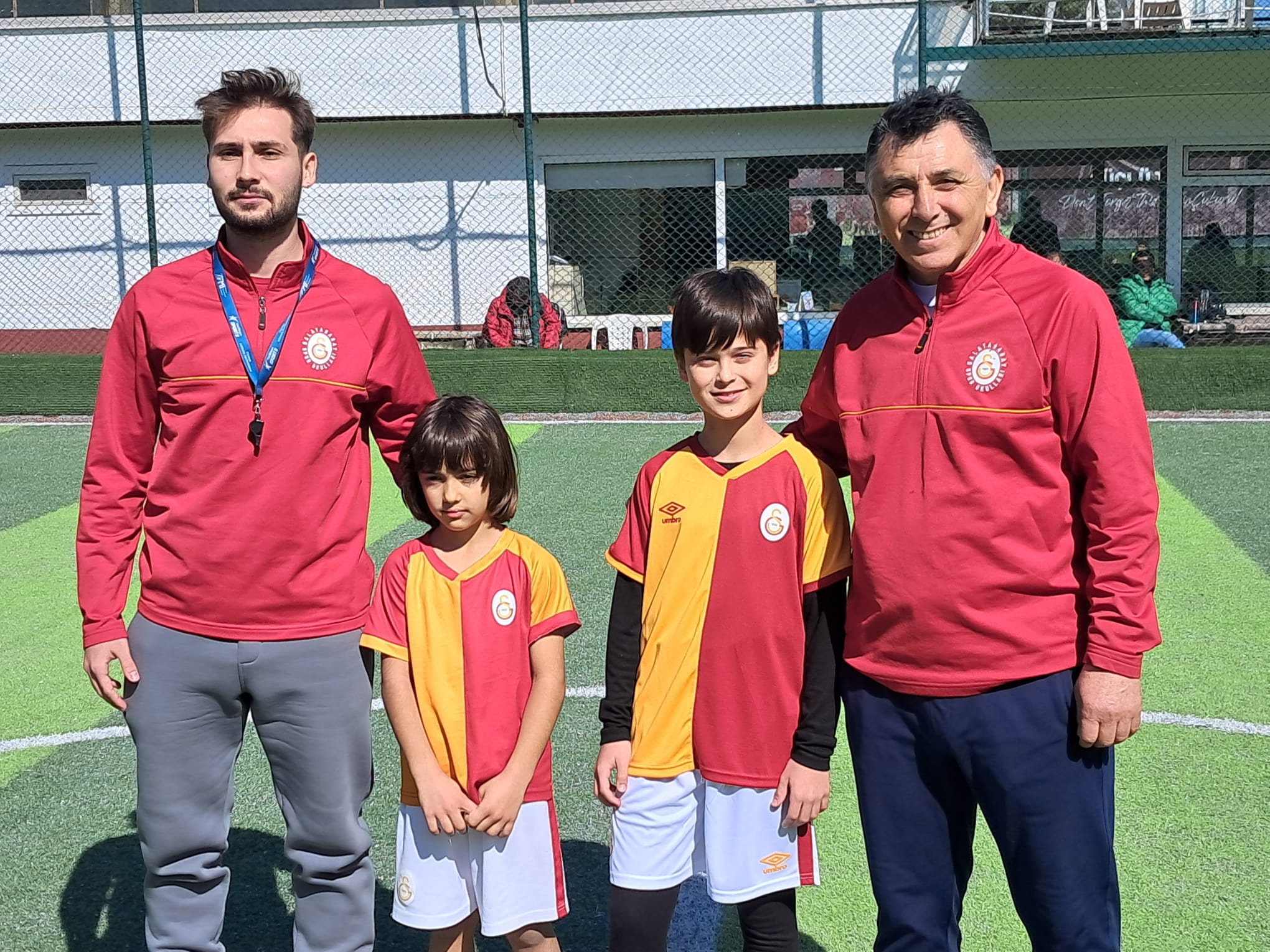Bandırma Galatasaray Futbol Okulunun iki öğrencisi Galatasaray Futbol Okulları tarafından