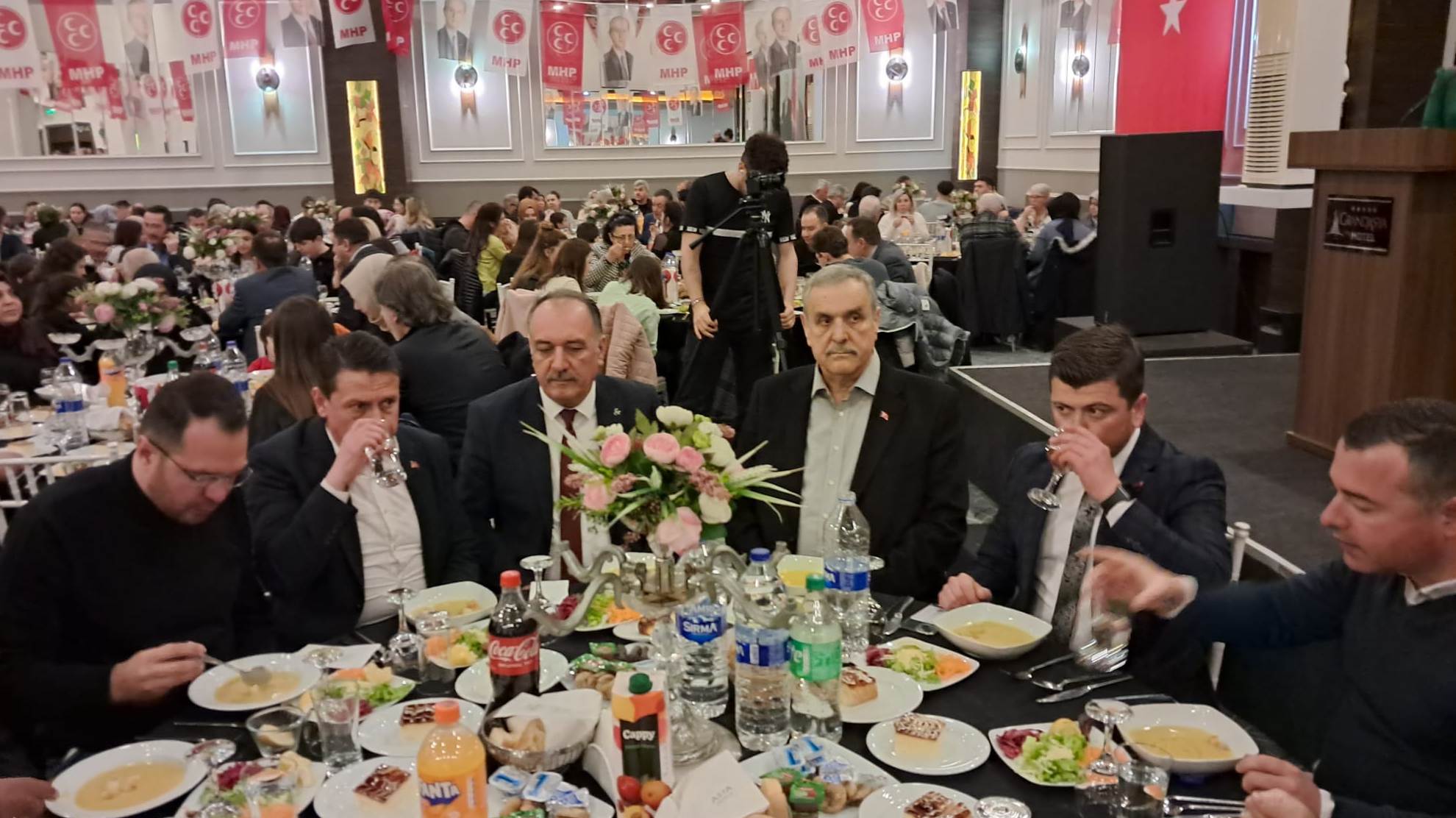 Milliyetçi Hareket Partisi İlçe Teşkilatının düzenlediği iftar programı Grand Asya