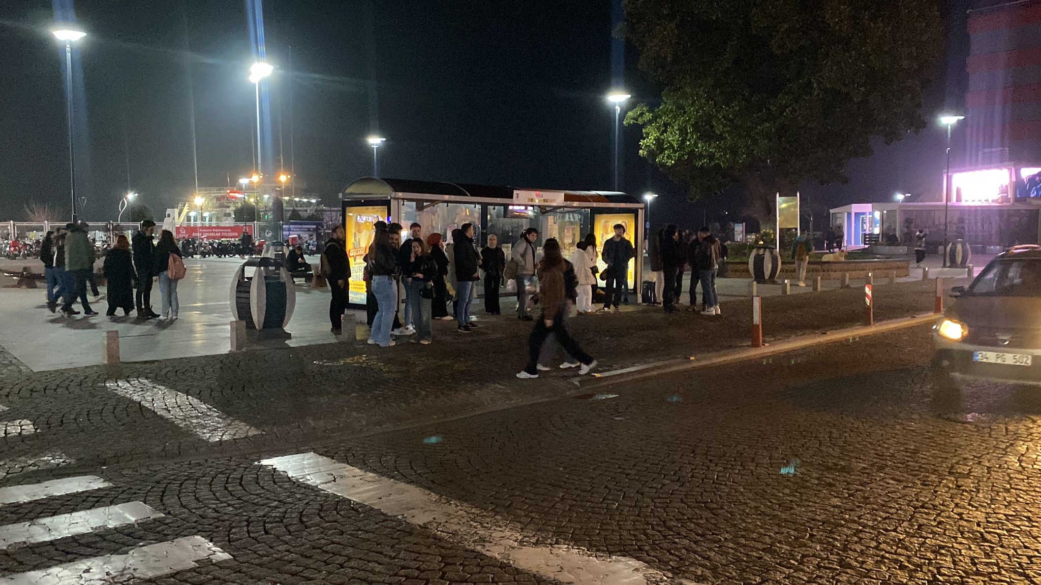 AFAD, Çanakkale merkezli 4.9 büyüklüğünde deprem olduğunu açıkladı. AFAD verilerine