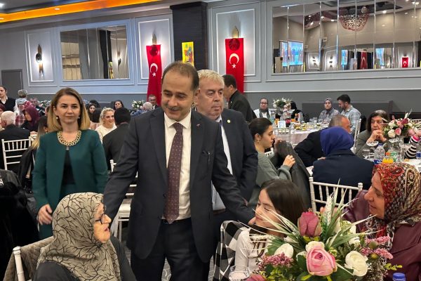 İLÇE KAYMAKAMI AKSAKAL ŞEHİT AİLELERİ VE GAZİLERLE İFTAR AÇTI