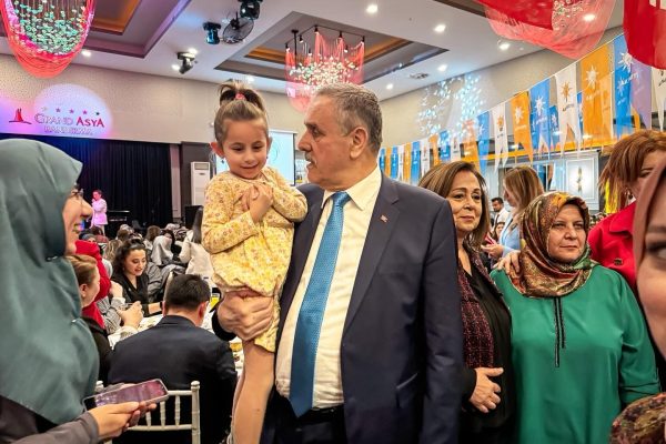 ÖZTAYLAN KADINLAR GÜNÜ PROGRAMINDA 1200 KADINA HİTAP ETTİ