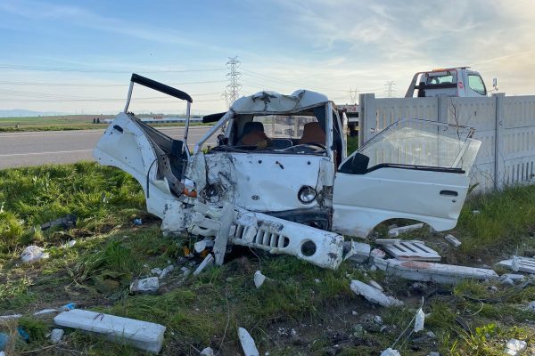 BETON DUVARA ÇARPTI: 1 KİŞİ HAYATINI KAYBETTİ