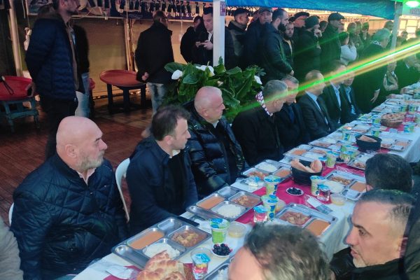 BAKAN BAK’TAN ÖZTAYLAN’A YENİ STAD SÖZÜ: BAŞKANLIĞI AL GEL, ERTESİ GÜN BAŞLAYALIM