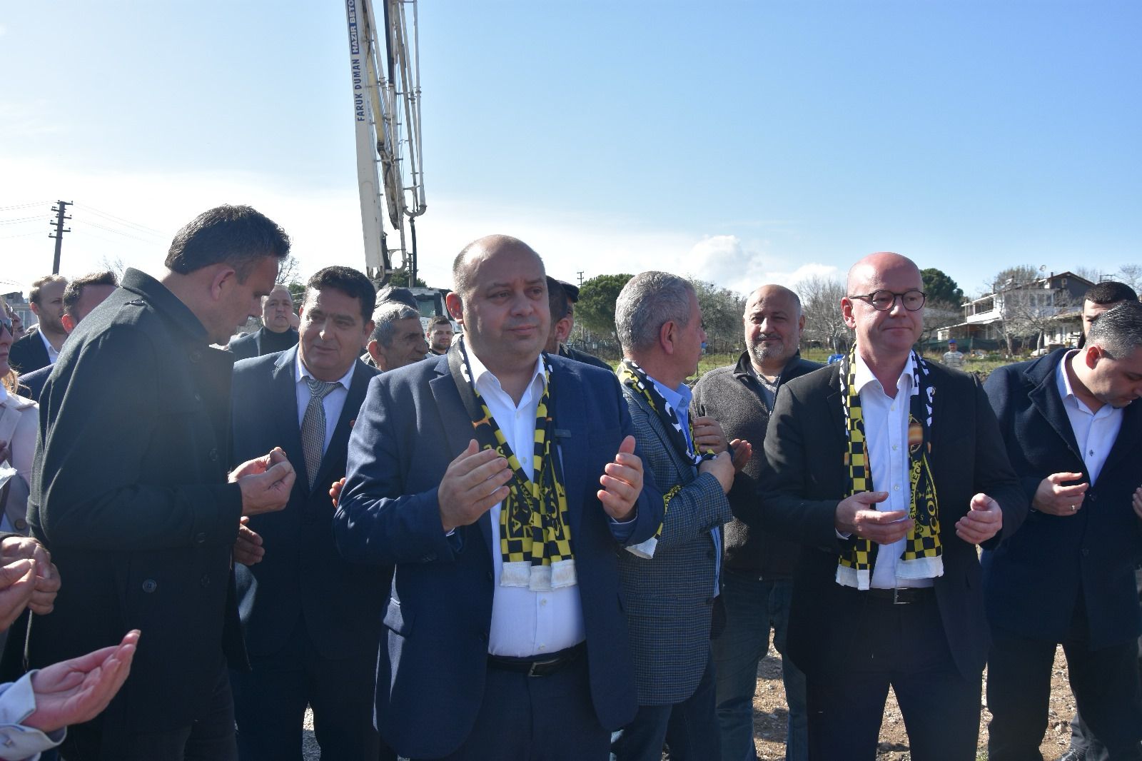 Gönen Belediyesi tarafından projelendirilen Hasanbey Düğün Salonu’nun temel atma töreni