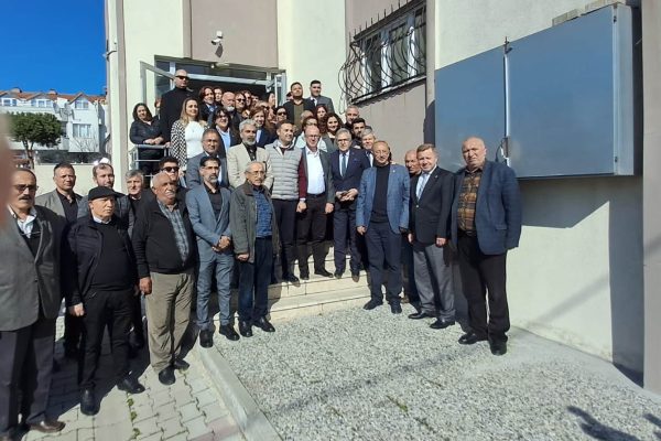 AKIN VE MİRZA CEMEVİNİ ZİYARET ETTİLER