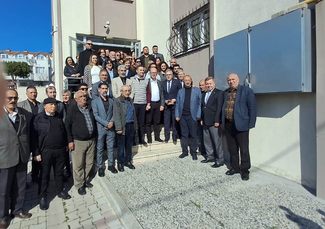 CHP Balıkesir Büyükşehir Belediye Başkan adayı Ahmet Akın ve CHP