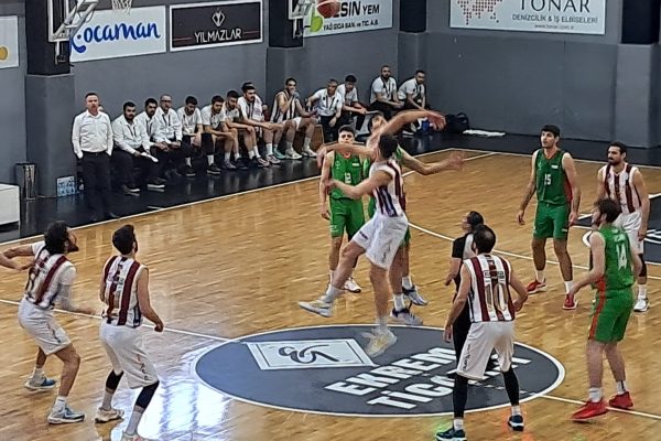 BORDO BK TUR KAPISINI SONUNA KADAR ARALADI ( 81-61 )