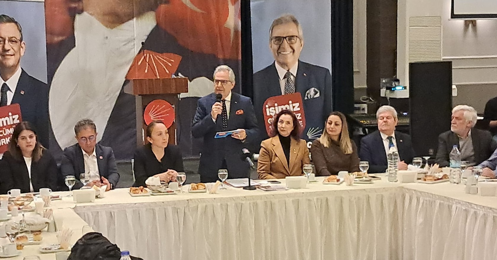 CHP Belediye Başkan adayı Dursun Mirza Grand Asya Otelde gerçekleşen