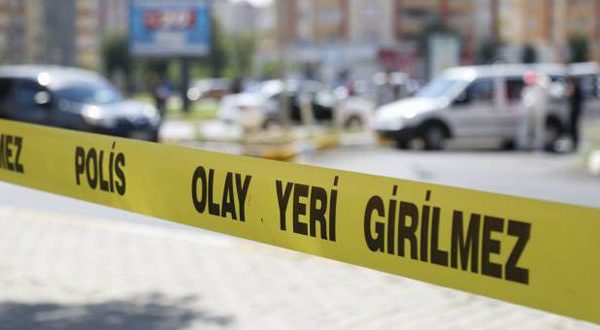 İŞ ARKADAŞINI BIÇAKLADI