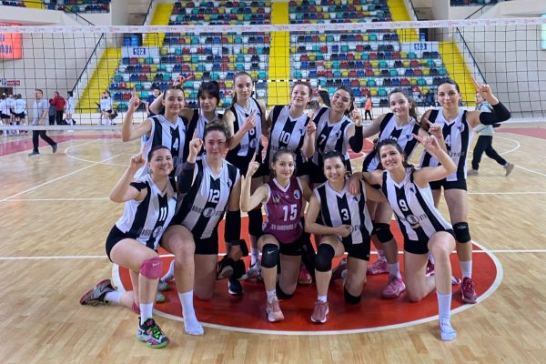 BANDIRMA VOLEYBOL TAKIMI 2. LİG YOLUNDA