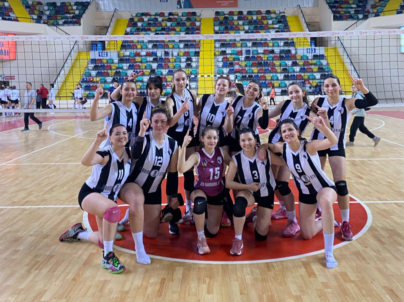 Bandırma Voleybol kadın takımı aldığı başarılı sonuçların ardından Türkiye Voleybol