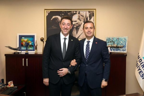 TOLGA TOSUN AKIN VE MİRZA’YI KUTLADI