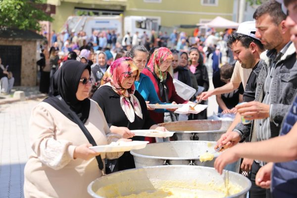 DOĞA MAHALLESİNDE 5 BİN KİŞİLİK HAYIR YEMEĞİ