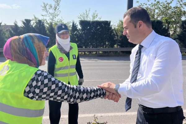 BAŞKAN AKIN’DAN EMEKÇİ KADINLARA SÜRPRİZ ZİYARET