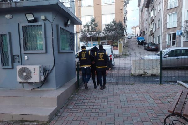 TADİLAT YAPTIĞI EVİ SOYDU