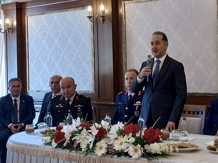BANDIRMA AİLESİ BAYRAMLAŞTI Ramazan Bayramı dolayısıyla, Bandırma’da protokol bayramlaşma programı gerçekleştirildi. Bandırma protokolü,