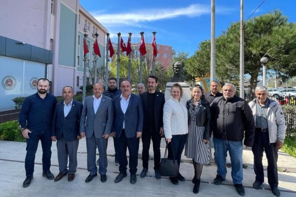MHP’Lİ MECLİS ÜYELERİ MAZBATALARINI ALDI