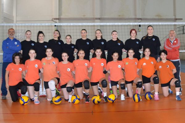 KADIN VOLEYBOLCULARIMIZ 2. LİG YOLUNDA