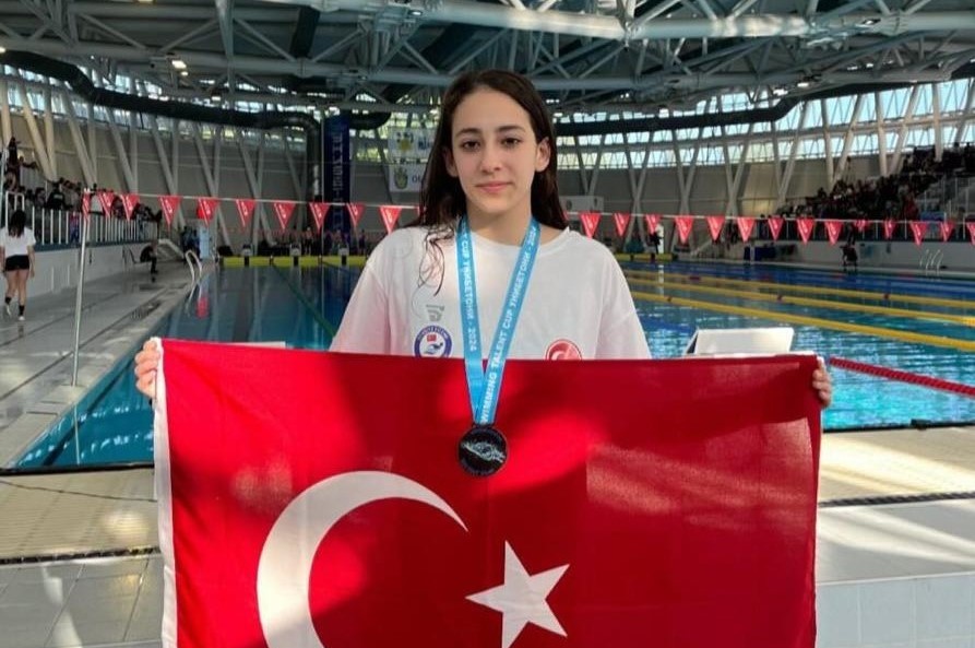 Bandırmalı milli yüzücü İnanç Güvercin 26-28 Nisan tarihleri arasında Bulgaristan’ın