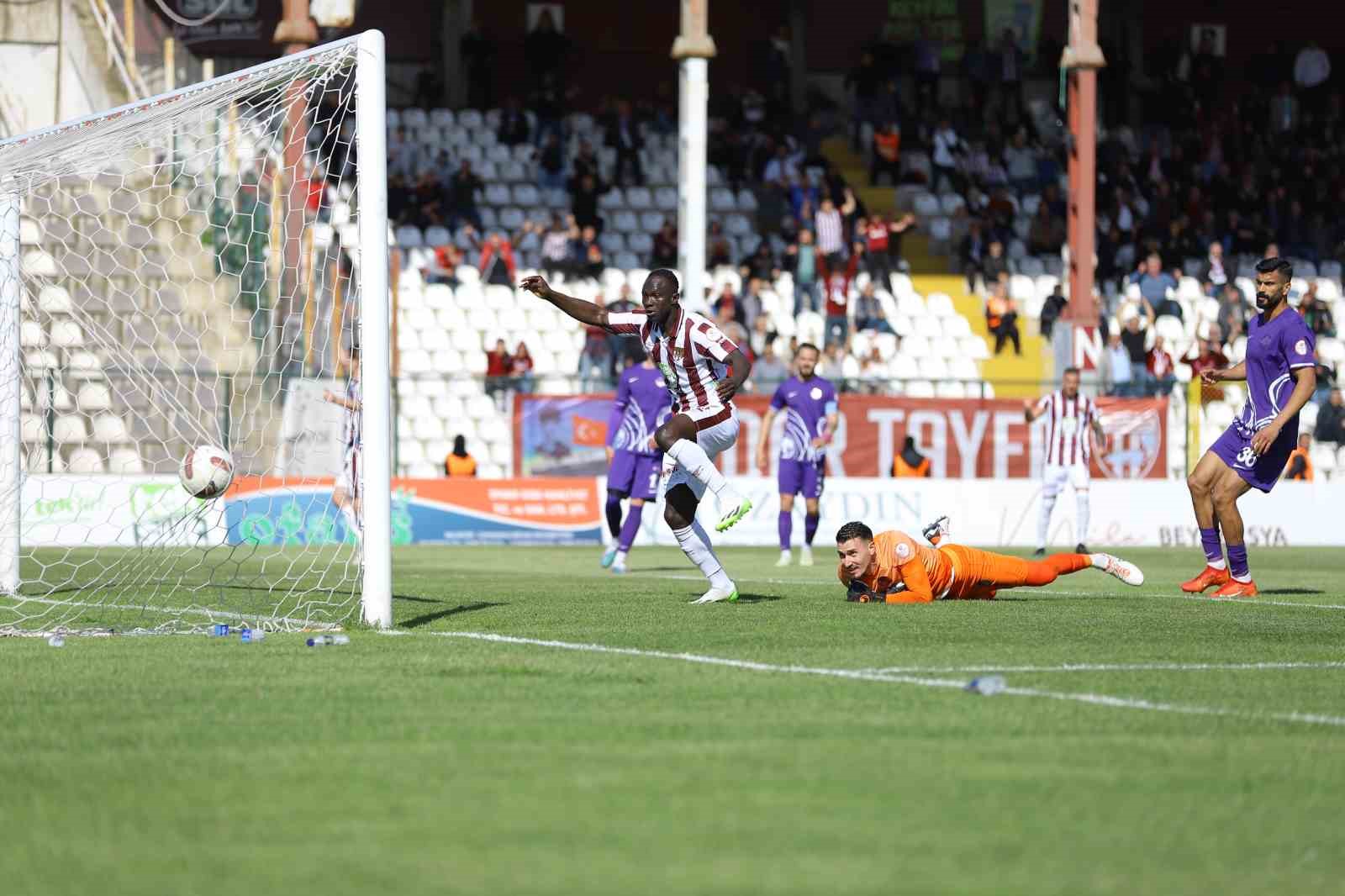 HAKEMLER: Ayberk Demirbaş, Güner Mumcu Taştan, Selim Şenöz BANDIRMASPOR: Zafer,