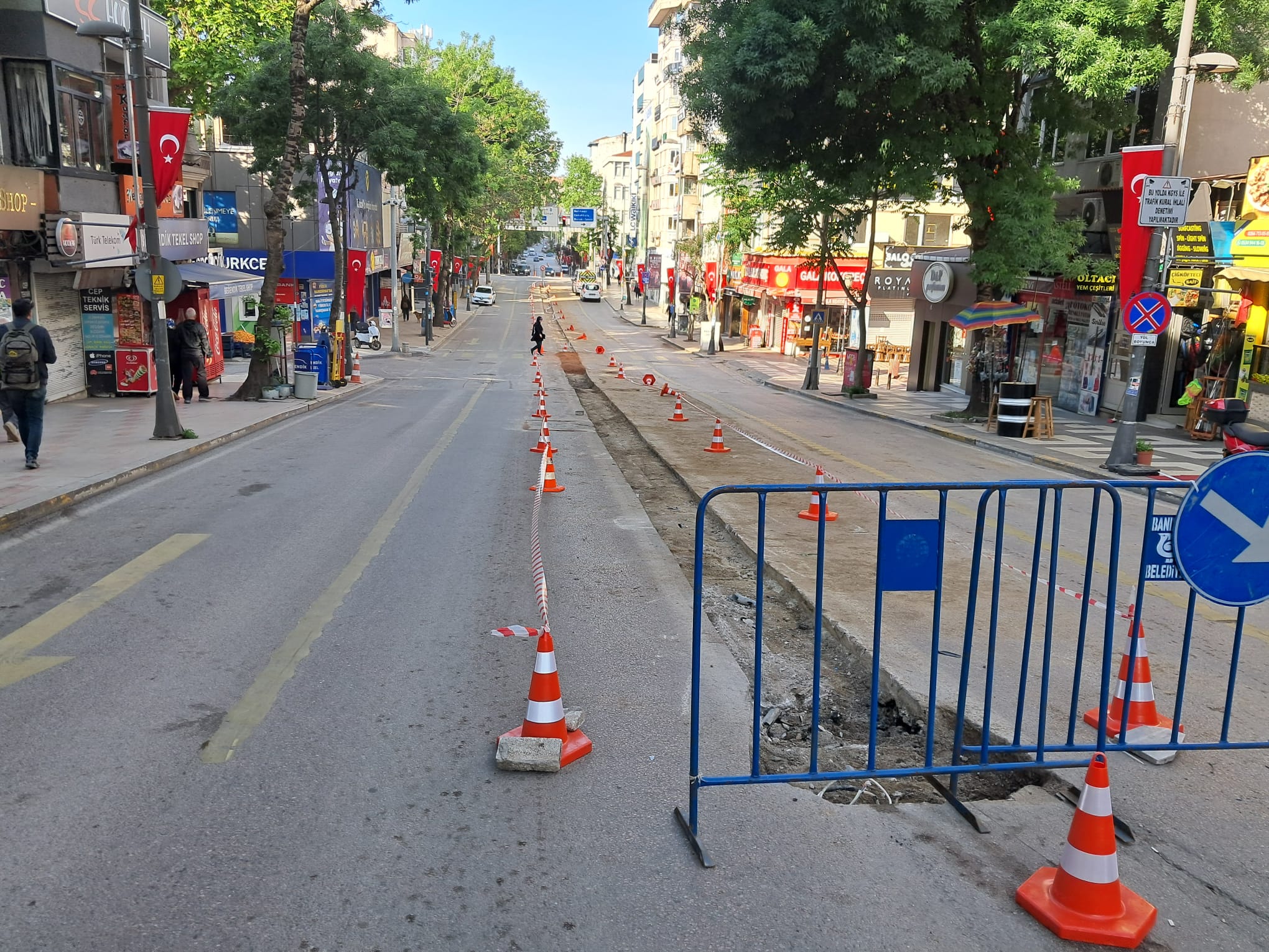 İNÖNÜ CADDESİNDEKİ REFÜJ ÇALIŞMALARI BAŞLADI