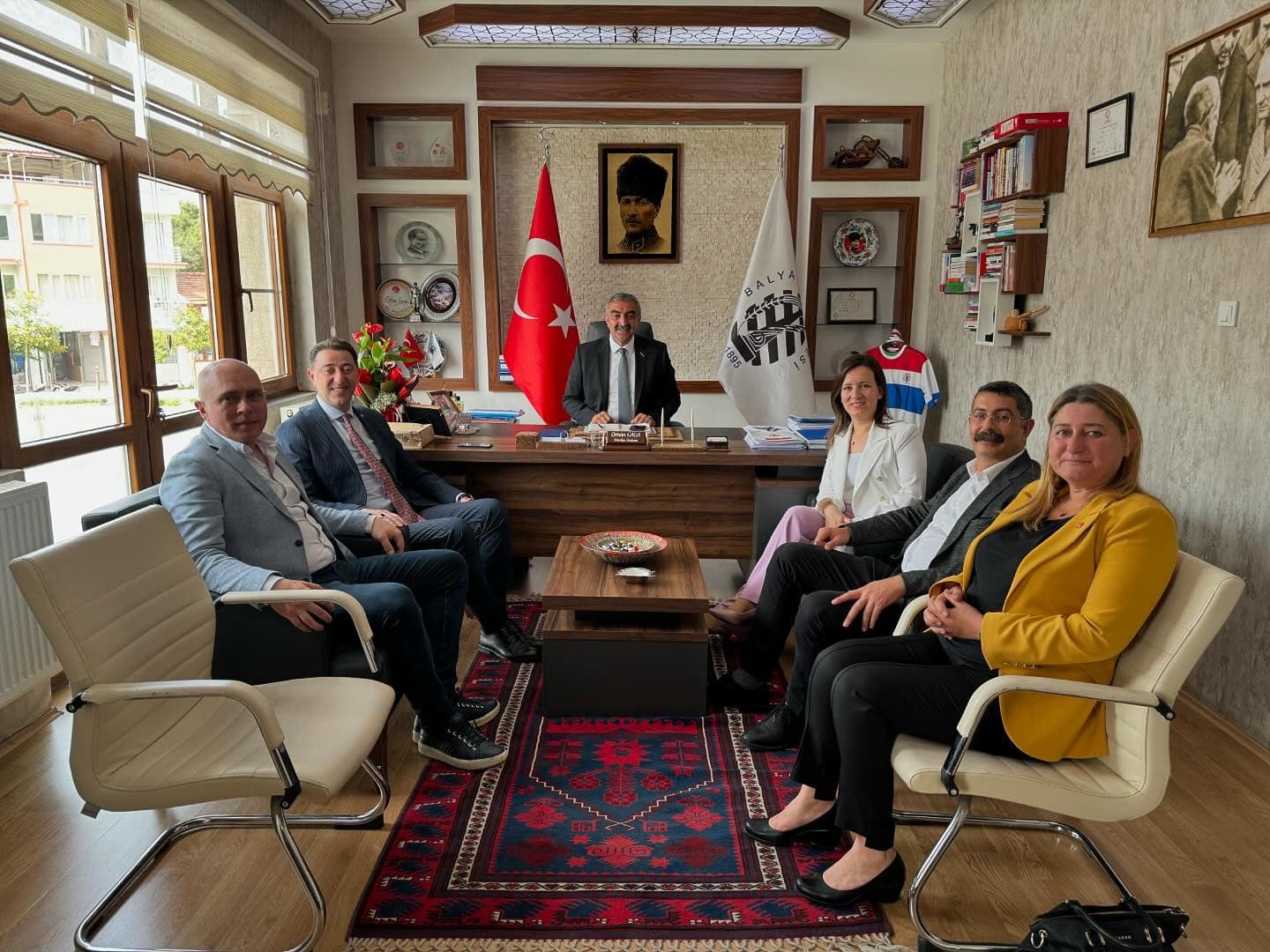 Bir önceki dönem Bandırma Belediye Başkanı olan Tolga Tosun bölge