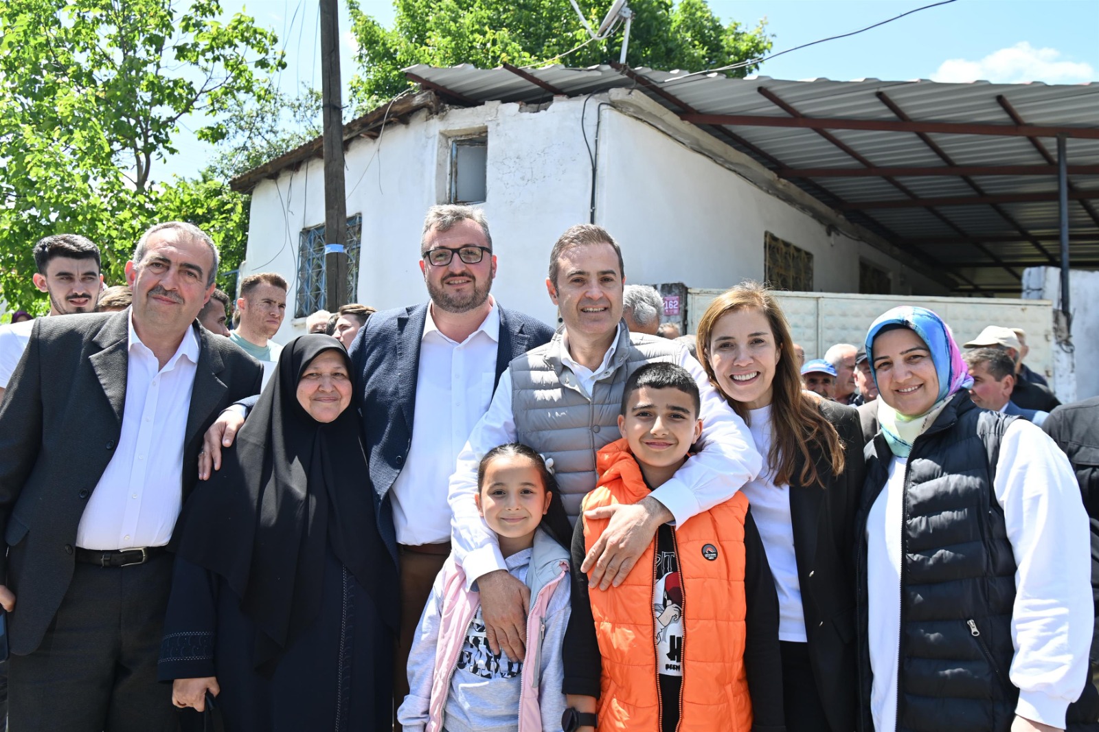 Hafta sonunu; Karesi, İvrindi ve Gönen’de kırsal mahallelerde yaşayan vatandaşlarla
