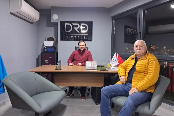 HAKAN AYDIN: ÜZGÜNÜZ VE KIRGINIZ