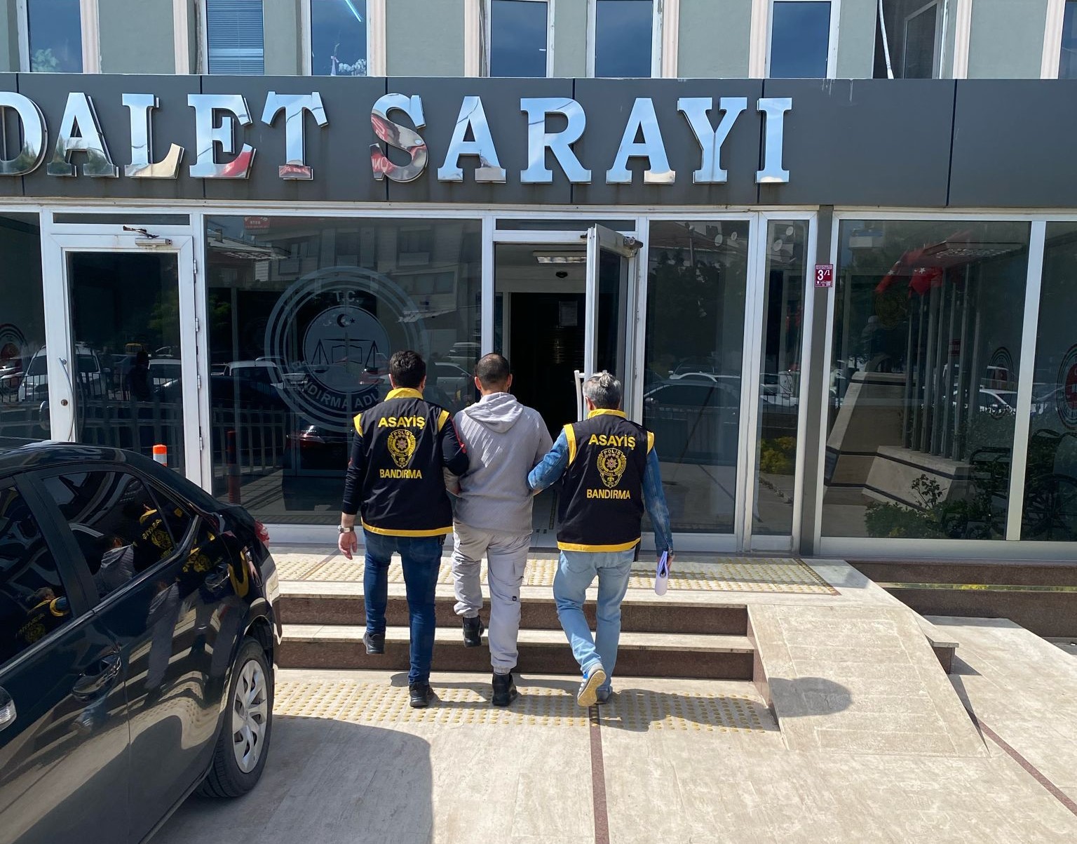 BANDIRMA DAN ÇALDIKLARI MOTOSİKLETİ BURSA DA SATTILAR