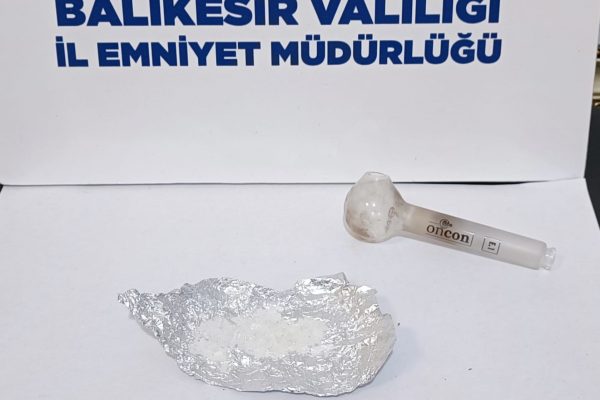 TEDİRGİN TAVIRLARI ELE VERDİ