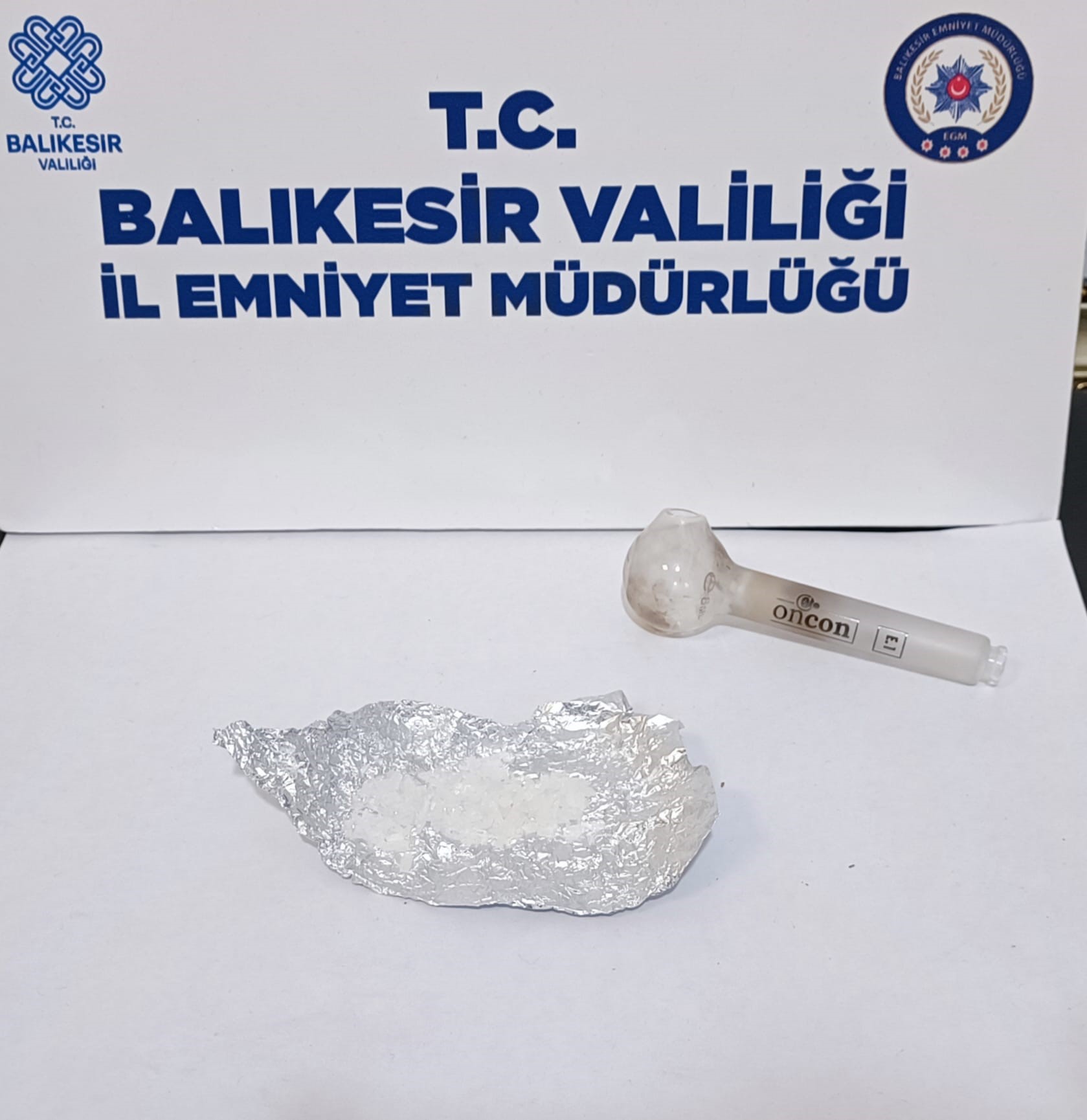 Bandırma’da polis ekipleri şüpheli araçta uyuşturucu buldu. Torpido bölümünde 7