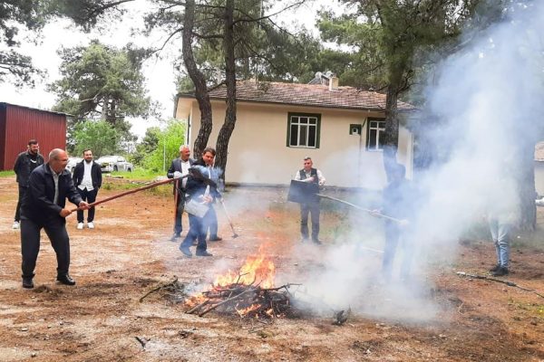İMAMLARA YANGIN SÖNDÜRME EĞİTİMİ VERİLDİ