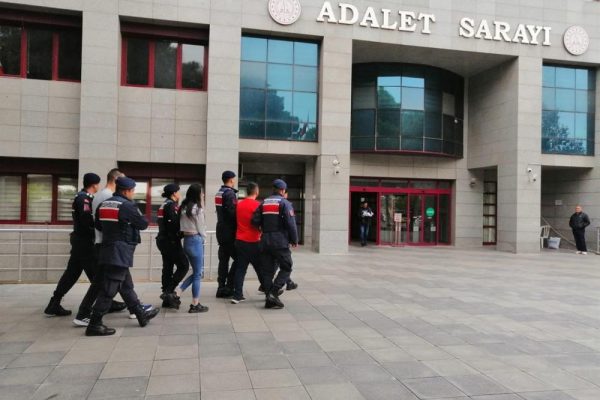 UYUŞTURUCU TACİRİ 6 ŞAHIS YAKALANDI
