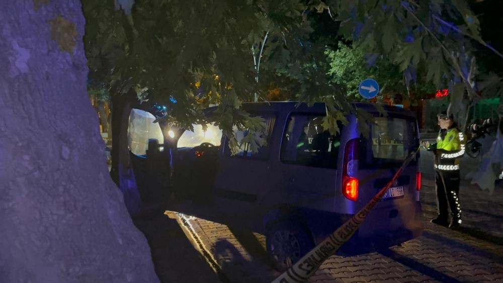 Balıkesir’in Edremit ilçesinde hastaneye giderken direksiyon başında kalp krizi geçiren