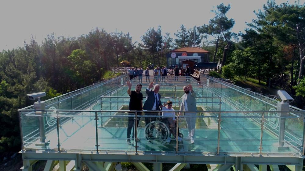 ENGELLİ GENCİN HAYALİ GERÇEK OLDU Balıkesir’in Edremit ilçesinde yaşayan doğuştan engelli ve tekerlekli sandalye ile