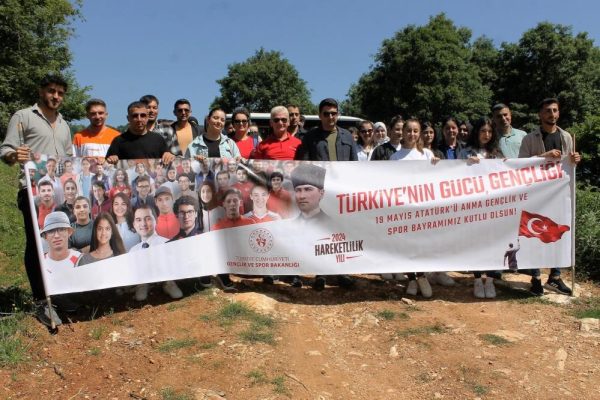 MANYAS’TA GENÇLİK YÜRÜYÜŞÜ