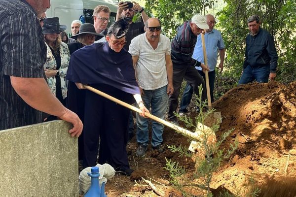 BERZEG AİLESİ, KORHAN BERZEG’İ DUALARLA UĞURLADI